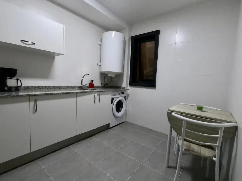 Apartamento con balcón y vistas al mar II