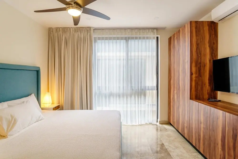 Stunning 3BR PH Private Pool Best Location Sky Pool Amenities