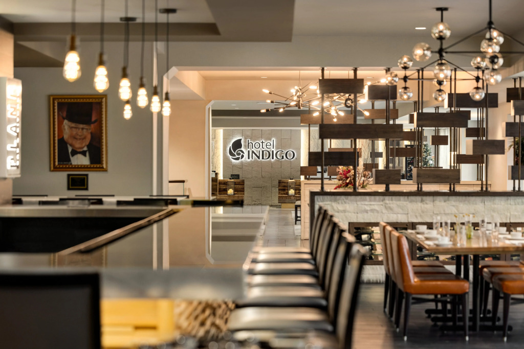Hotel Indigo Naperville Riverwalk by IHG