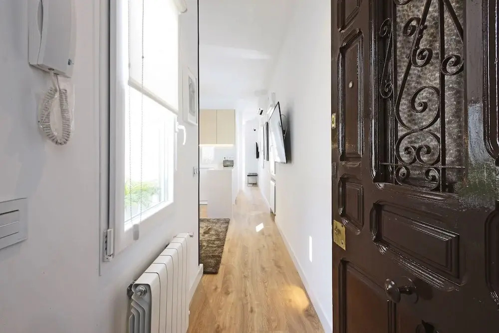 Santa Isabel Street, Private rooms
