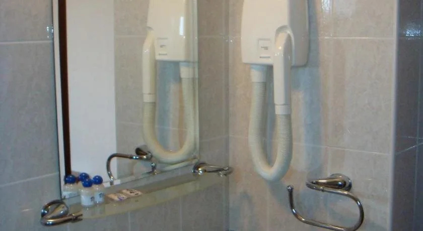 Elegance Hotel