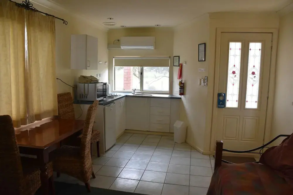 Mount Barker Valley Views Motel & Chalets, Western Australia