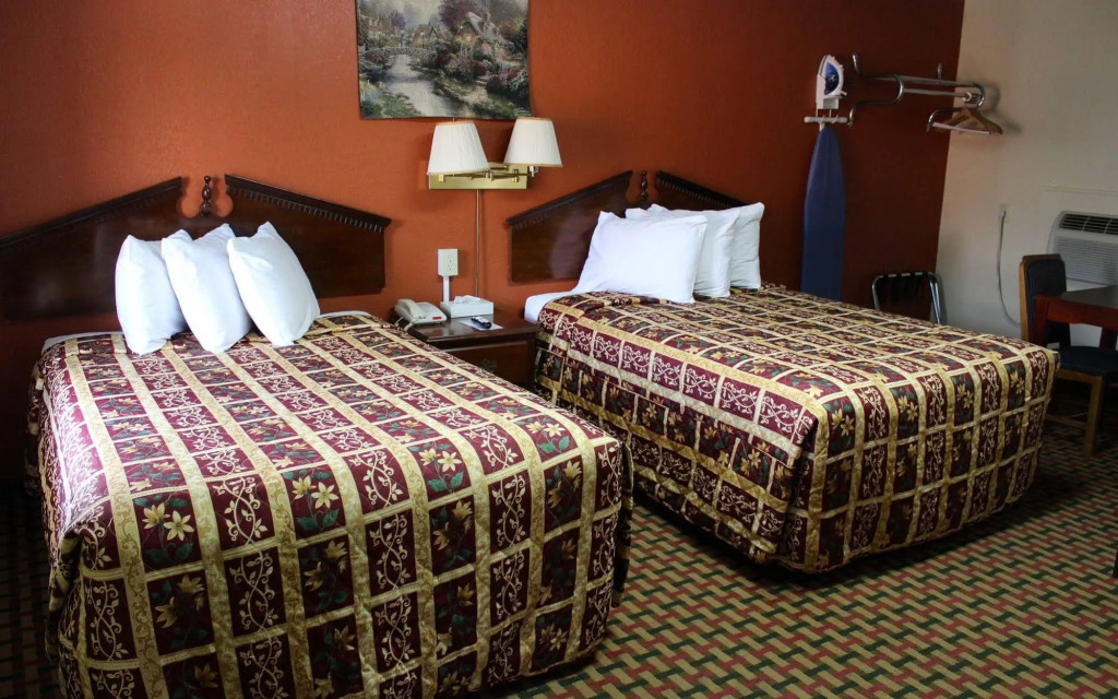 Savannah Motel