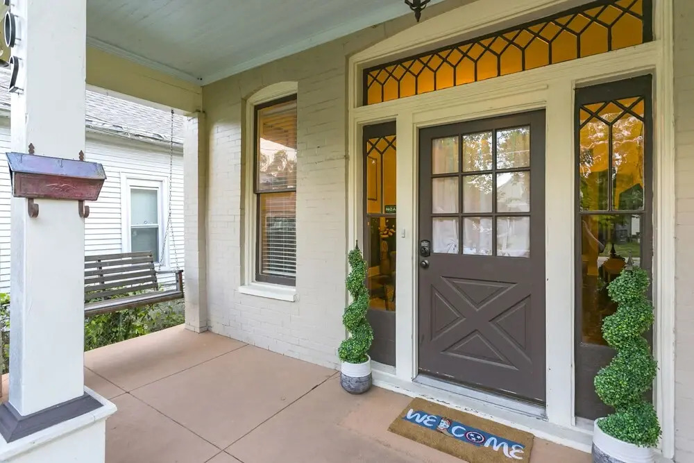 Gorgeous Home 7 Min to Dtwn + Walk to The Pharmacy