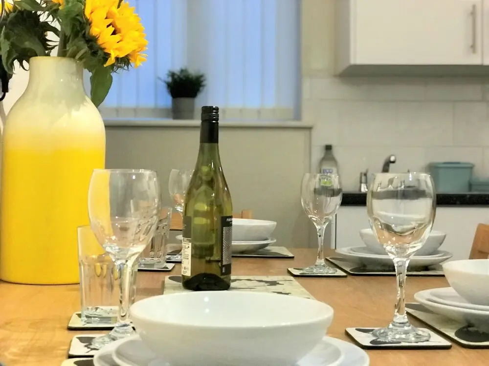 Welcoming Spacious 2-bedroom House in St Helens