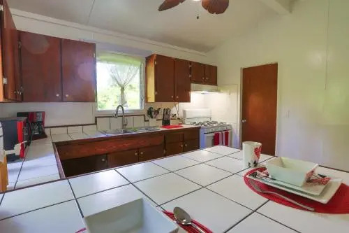 Tropical Anuenue Cottage
