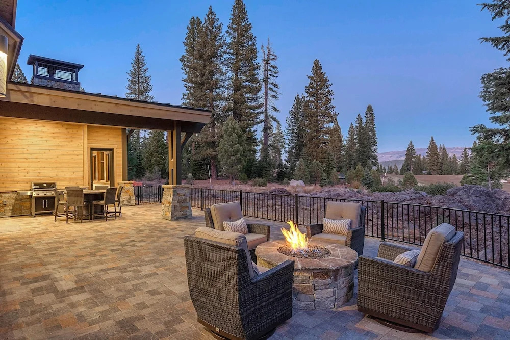 Gorgeous New-build In Schaffers Mill 4 Bedroom Home