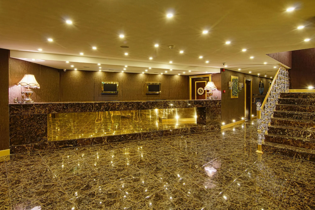 HOTEL S WHITE