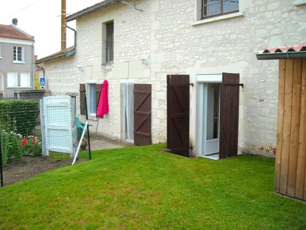 House With 2 Bedrooms in Bournand, With Furnished Garden and Wifi