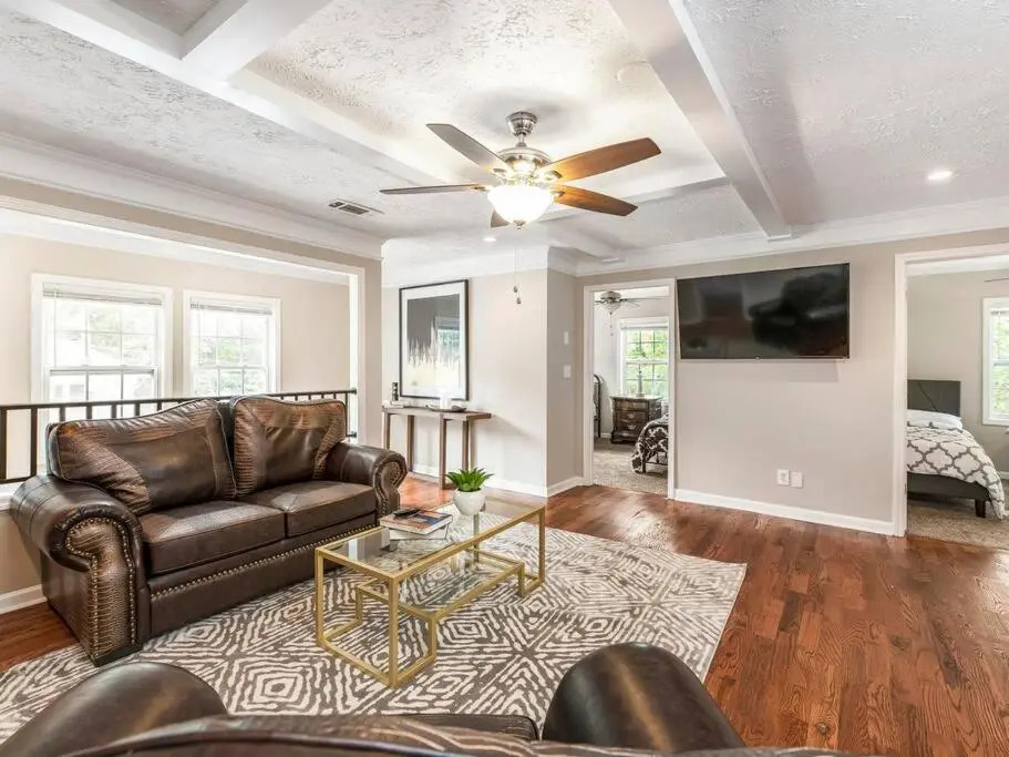 Gorgeous East Village Home Near Downtown Sleeps 12 5 bedrooms Coffee BBQ AC Parking