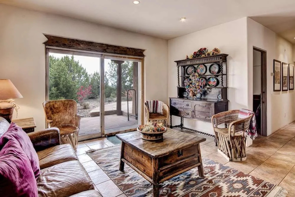 El Otro Mundo - Five Bedroom Home with Hot Tub