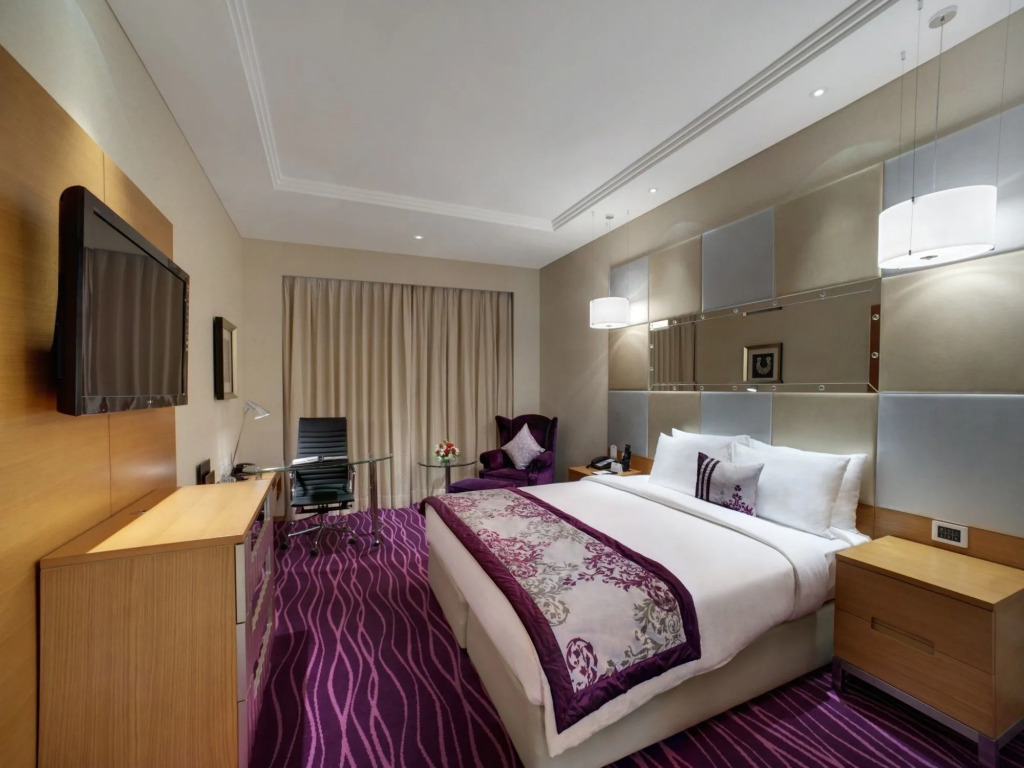 Le Meridien, Surat