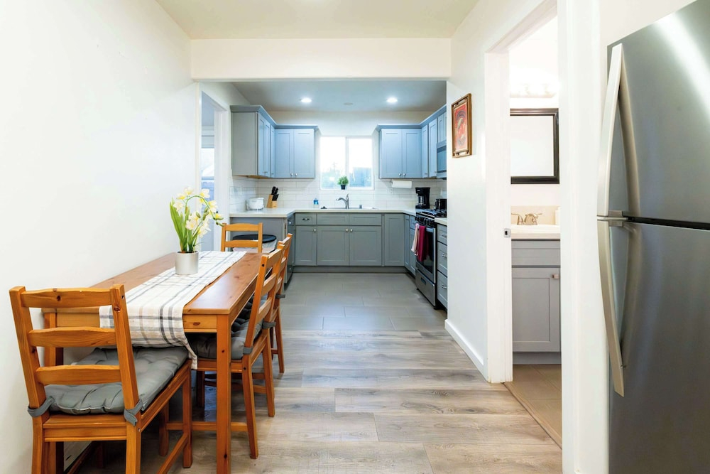 Foothills LA Family Friendly House