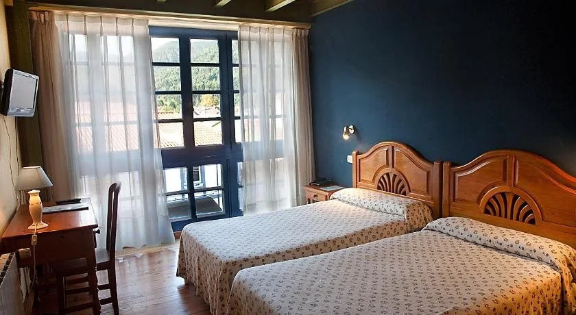 Hotel Cuevas Del Mar