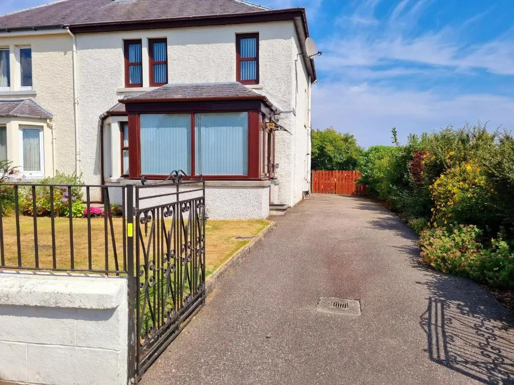Inverness City 3 bedroom house free parking