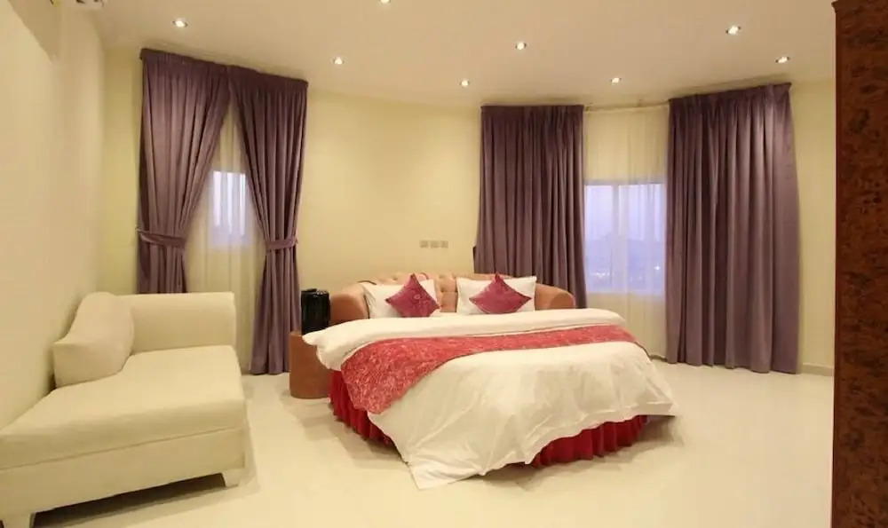 Tiran Island Suites