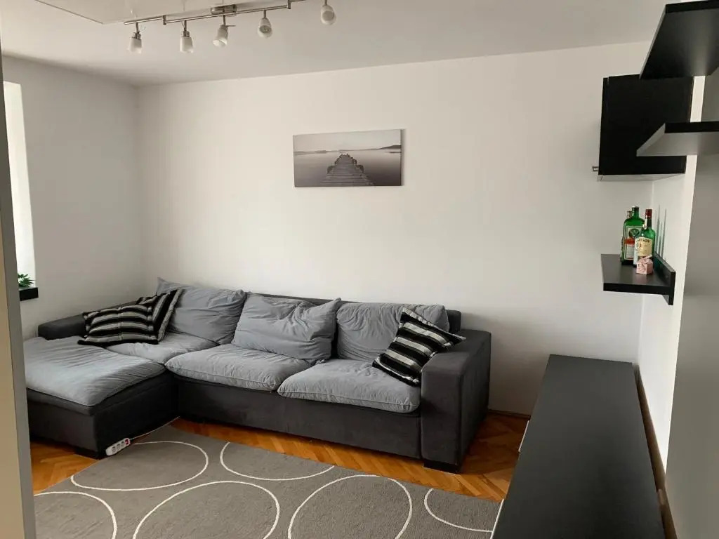 Sara House