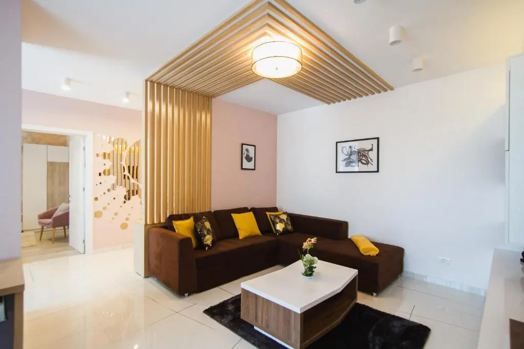 Romantic getaway at West Residence