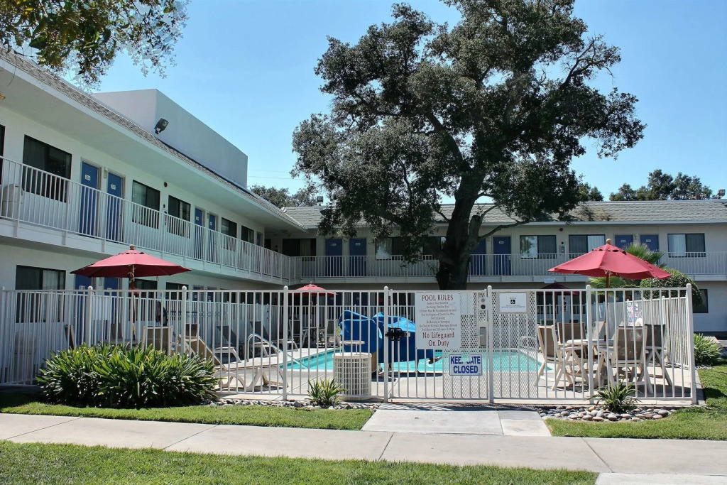 Motel 6-Atascadero, CA
