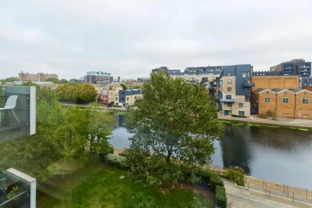 The Graham Park Hideout - Breathtaking 2BDR Flat with Balcony