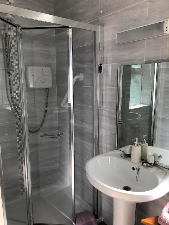 Fitzgeralds Farmhouse Accommodation V94 YY47