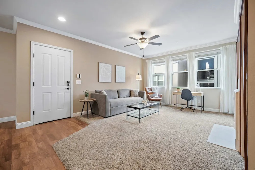 Luxury 2BR 2BA Apartment With Pool Gym Theater