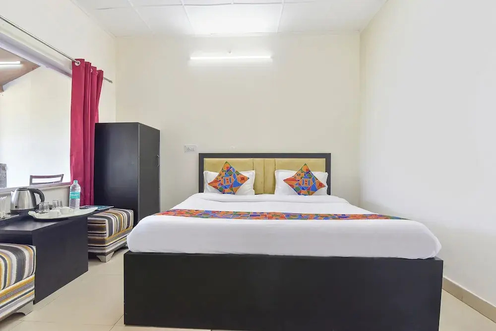 FabHotel Green Acres