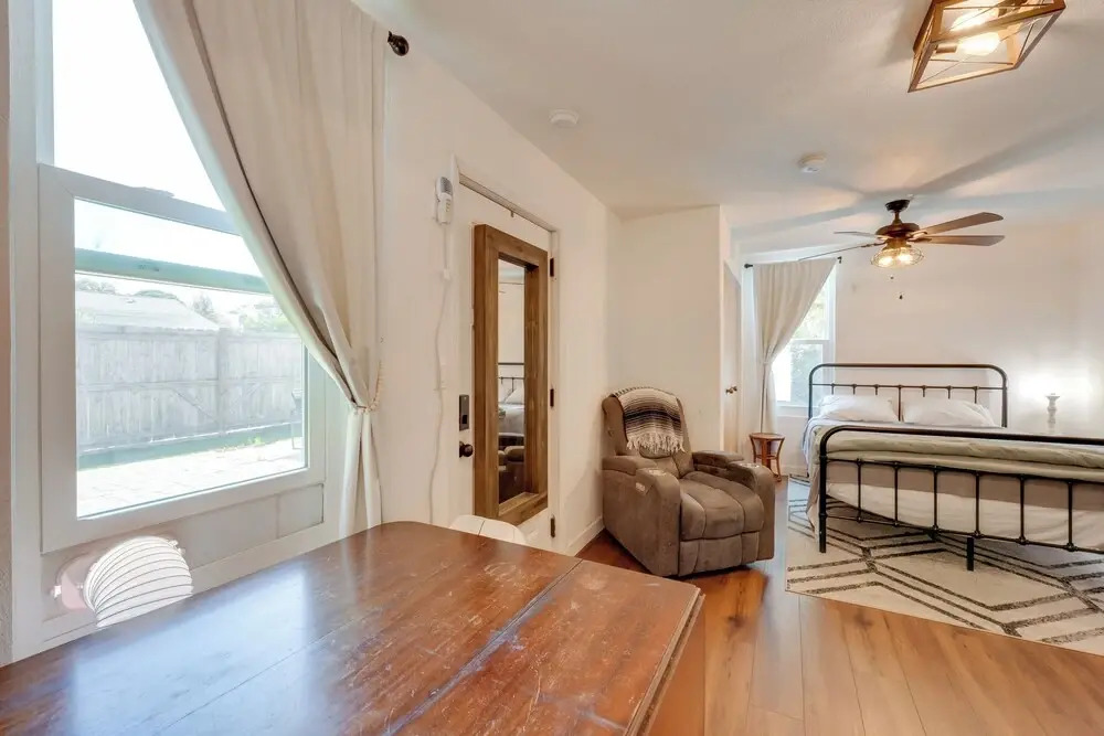 6 Mi to Honeymoon Island: Studio w/ Pool Access