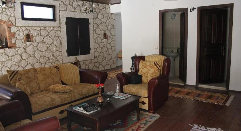 Yalcinkaya Tas Apart