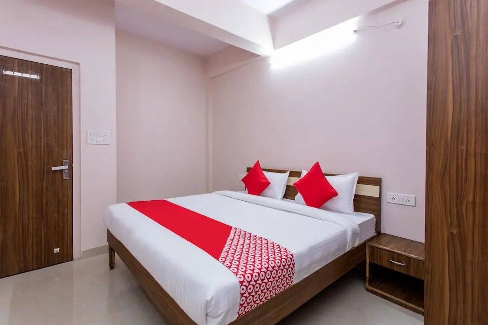 Oyo 24461 Hotel Suvidha