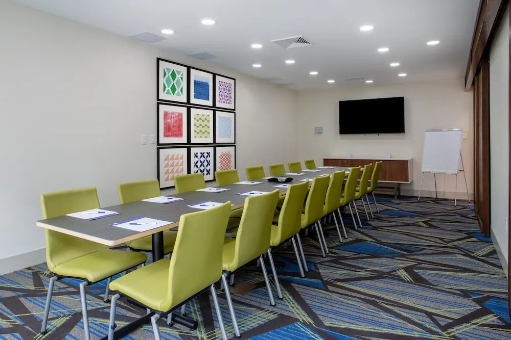 Holiday Inn Express & Suites - Deland South by IHG