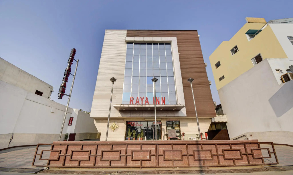 Hotel Raya Inn