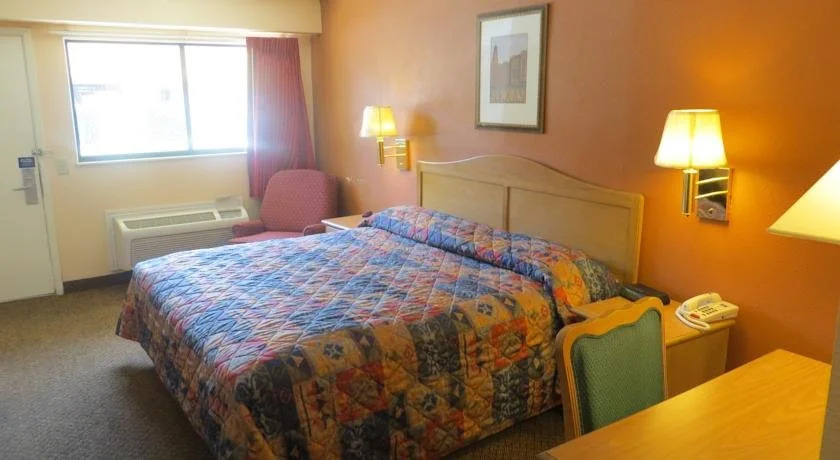 Super 7 Inn Dallas