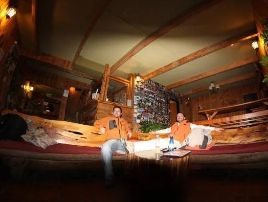 Periko´s Youth Hostel