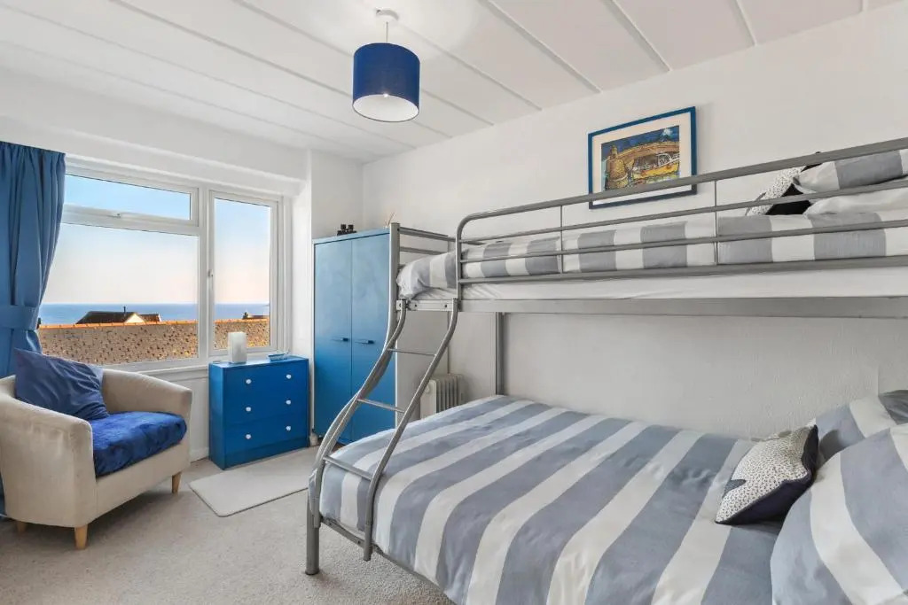 The Bay Apartment - Sea Views Village Centre
