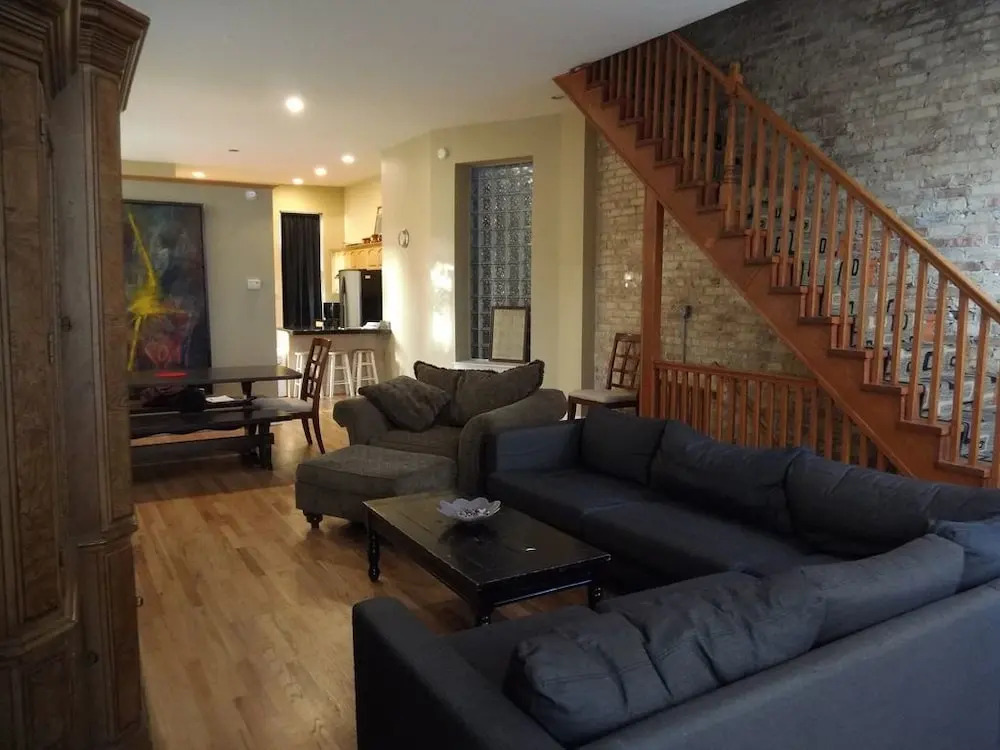 Bucktown, Urban Luxury and Convenience, Near L Train Stop at Western