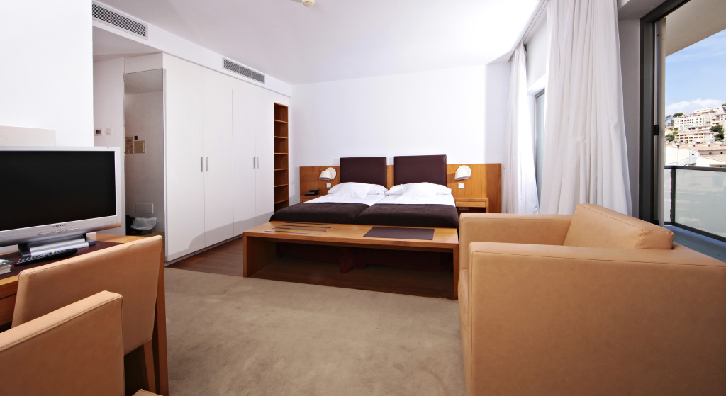 Aimia Hotel
