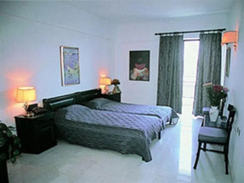 Enorme Epavli Urban Living