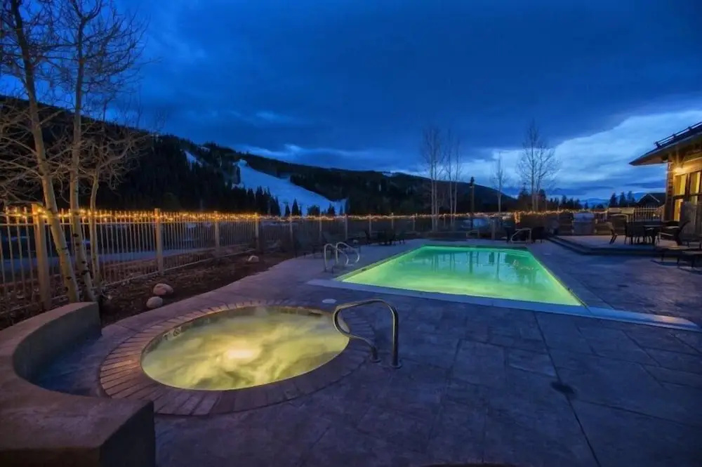 Red Hawk Townhome 3 Bedroom Apartment by Key to the Rockies