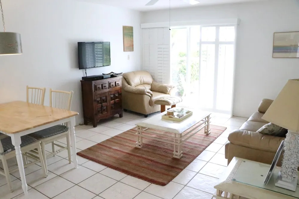 Jamaica Royale 017 - 1 Br Condo