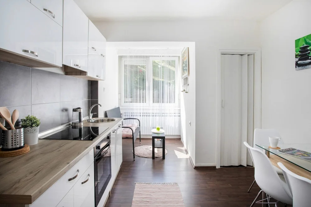 Modern Studio in Old Town - BEST LOCATION