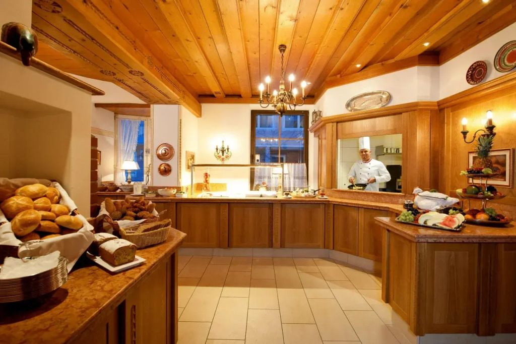 Österreichischer Hof-im Bademantel direkt in die Alpentherme