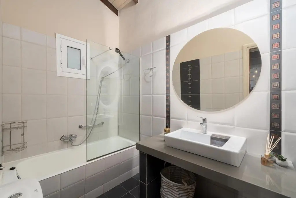 Meltemi Beach House - a seaside Luxury maisonnette