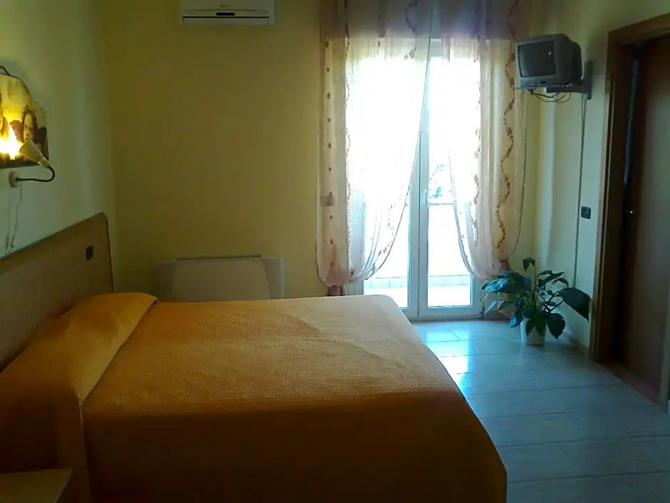 Life Hotel