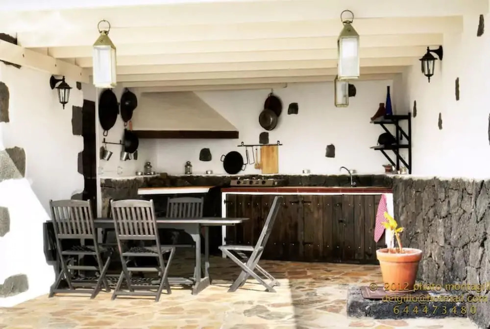 House With 3 Bedrooms in Tinajo, With Wonderful Mountain View, Private