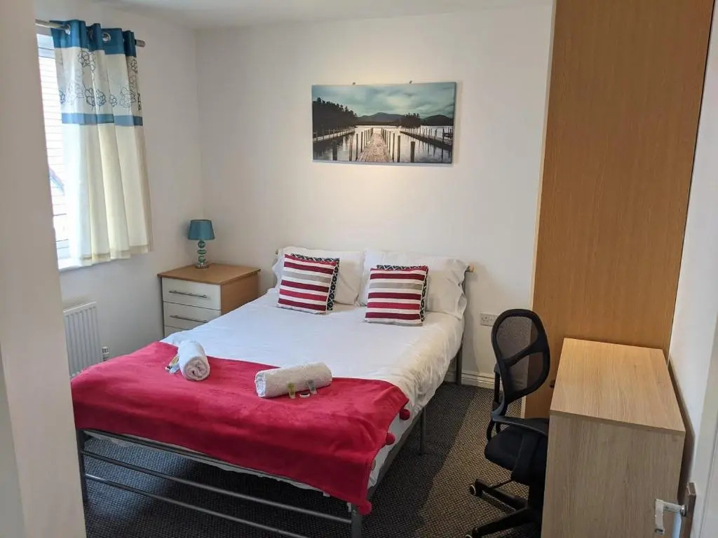 MBIZ Apartment - En-suite with Allocated Parking