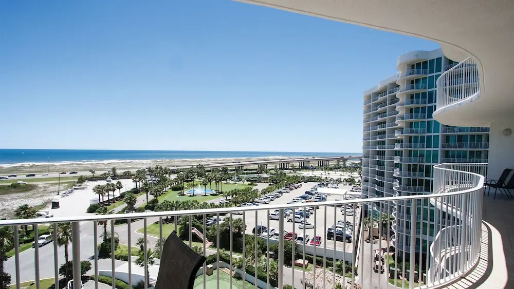 Condo With Media Room and Large Balcony - Unit Crc0715