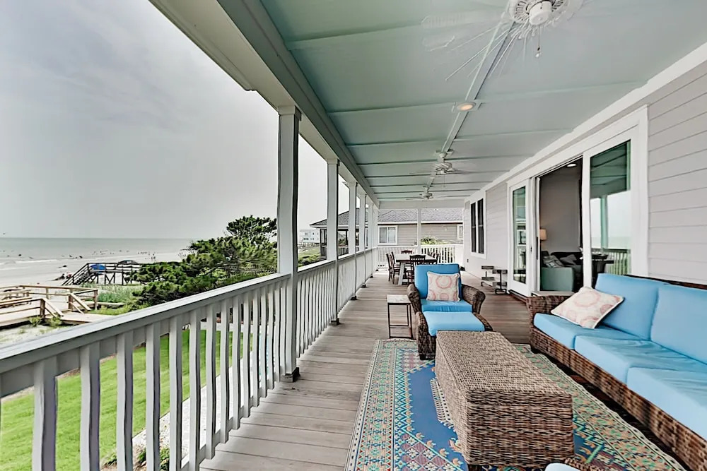 Brand-new Beachfront W/ 2 Chefs Kitchens 6 Bedroom Home