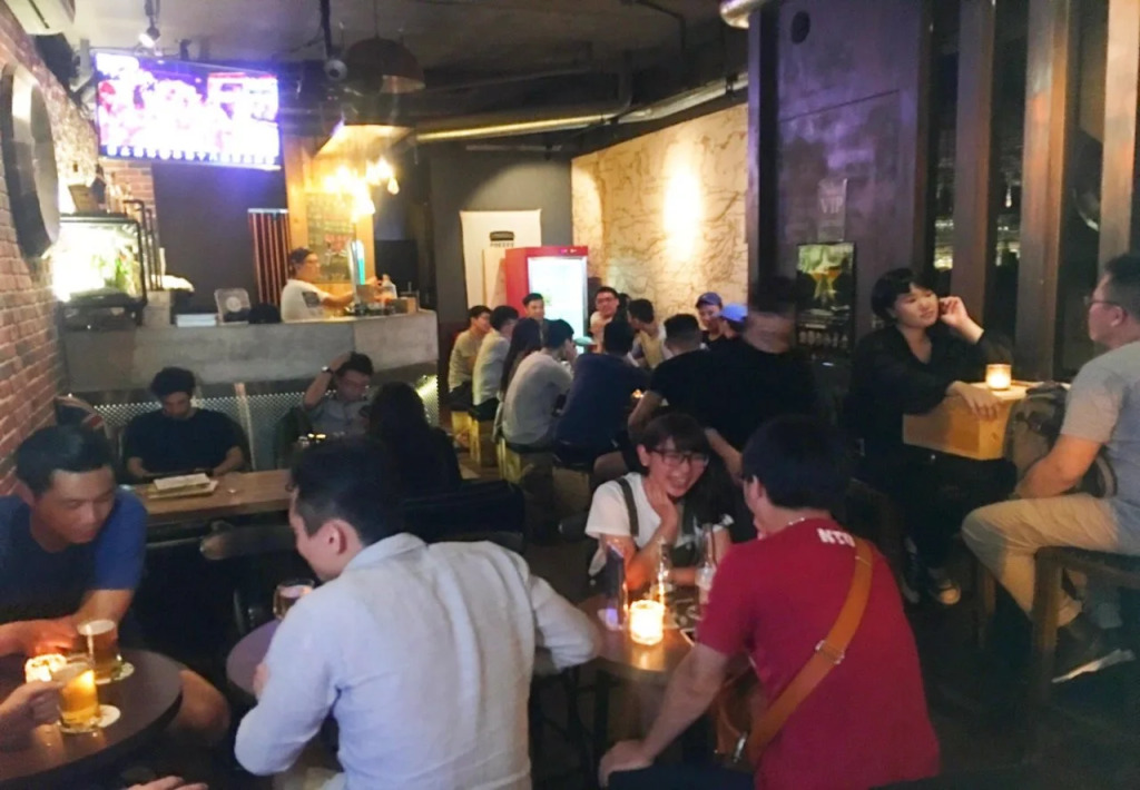 101 Single Bar Hostel