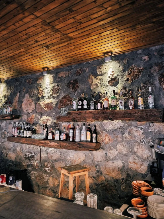Rocas Roja Beach Hotel